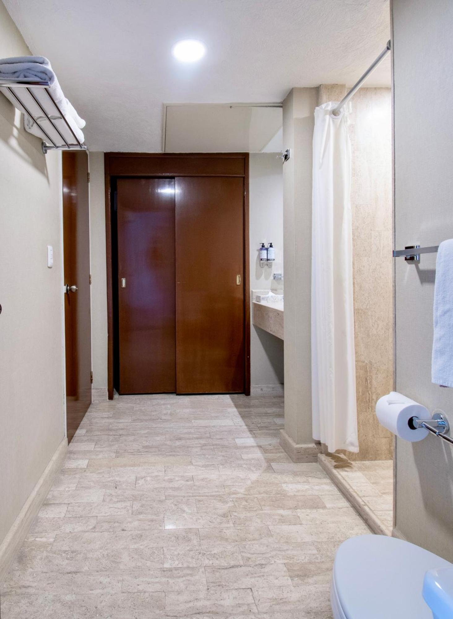 Hotel Plaza Genova Centro Guadalajara Ngoại thất bức ảnh